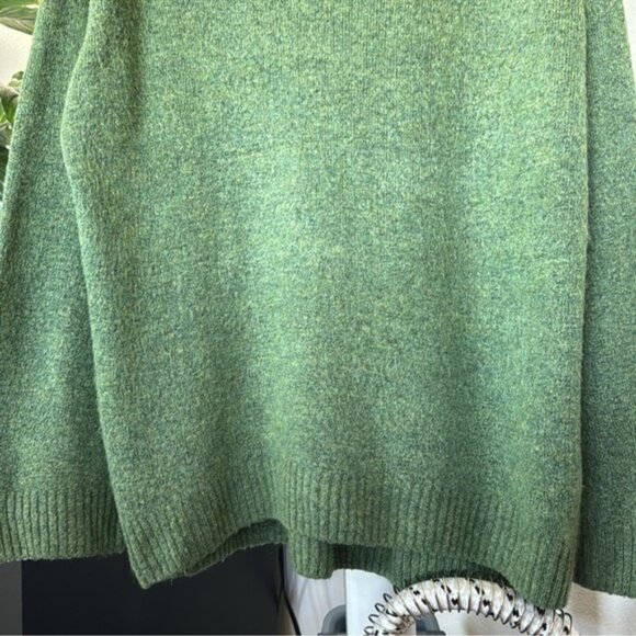 H&M Oversized Knit Sweater Sz S V Neck Rhinestoned Sequined Bugs Bees Relax fit - Picture 3 of 10